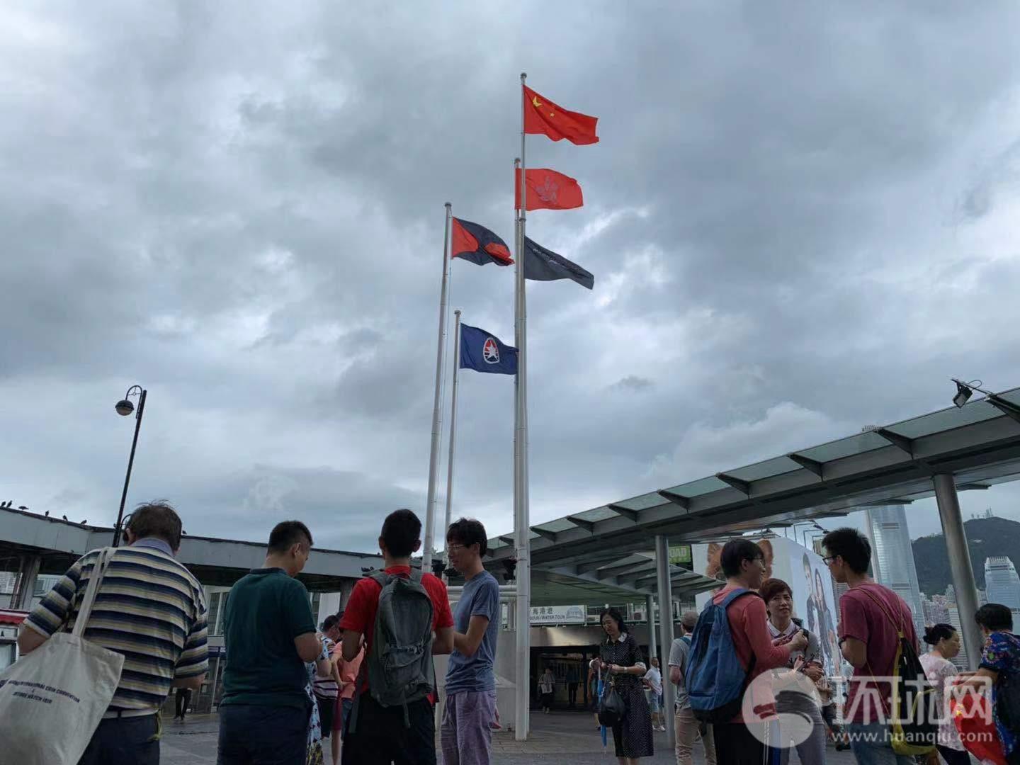 林丹还找嫩模吗？拍视频对孩子讲了句话，暗示谢杏芳在家里的地位